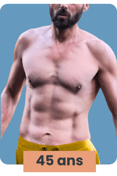 Homme torse nu à 45 ans